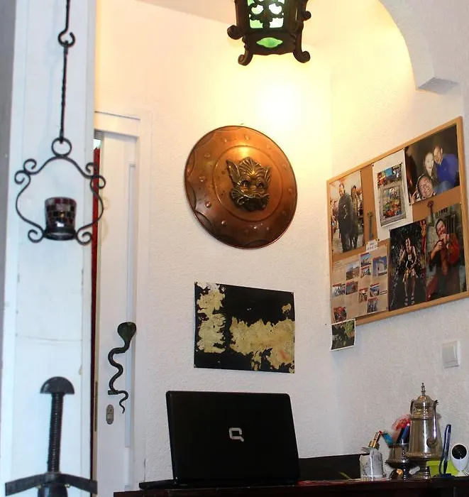 Kingslanding Old Town Hostel-1