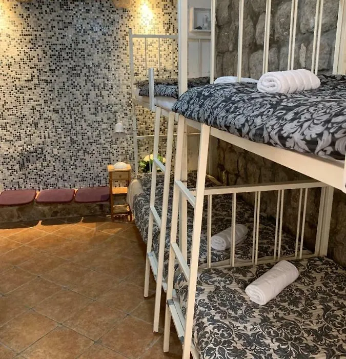 Kingslanding Old Town Hostel-1