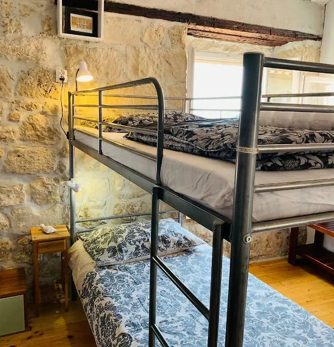 Kingslanding Old Town Hostel-1